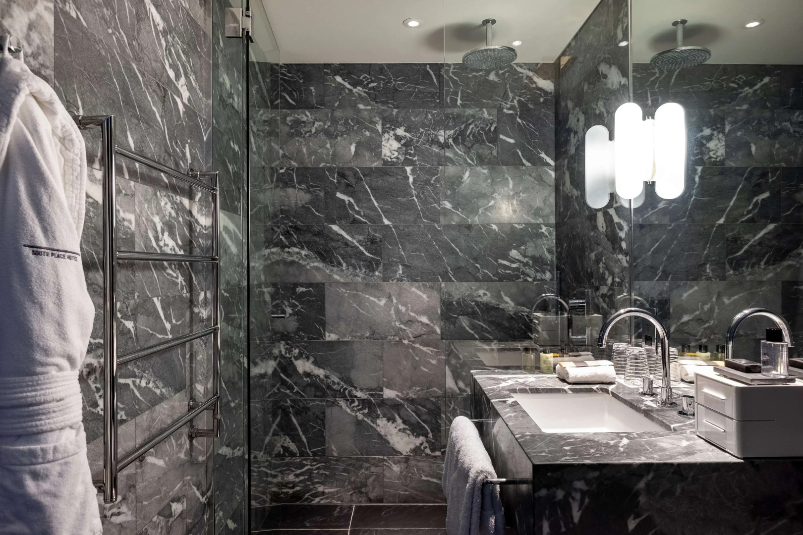 Photo - South Place Hotel