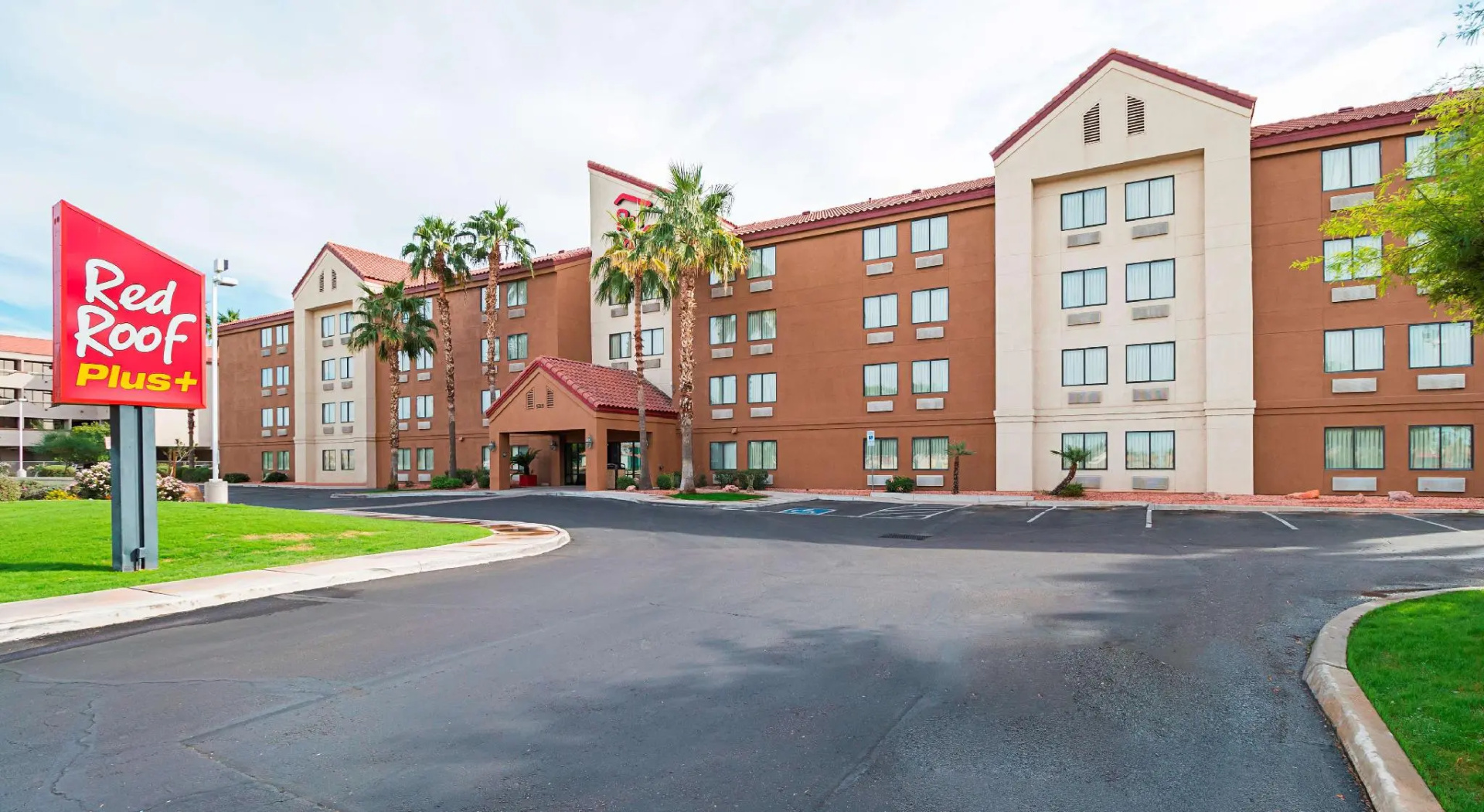 Photo - Red Roof Inn PLUS+ Phoenix West