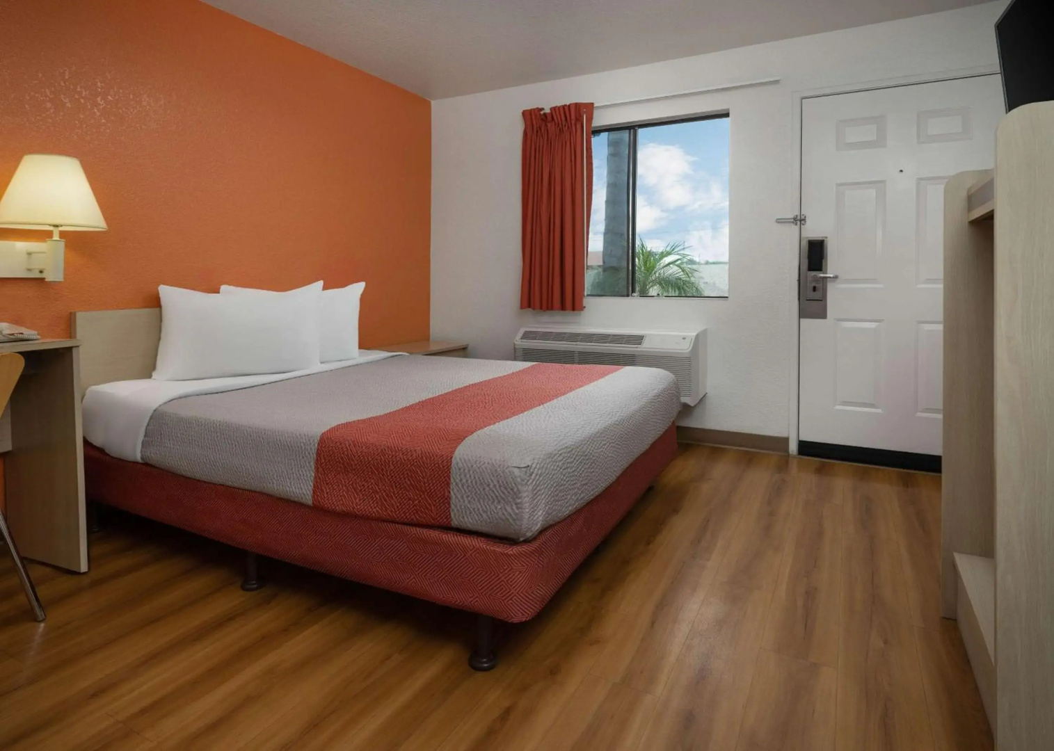 Foto - Motel 6 Buena Park, CA - Knotts Berry Farm - Disneyland