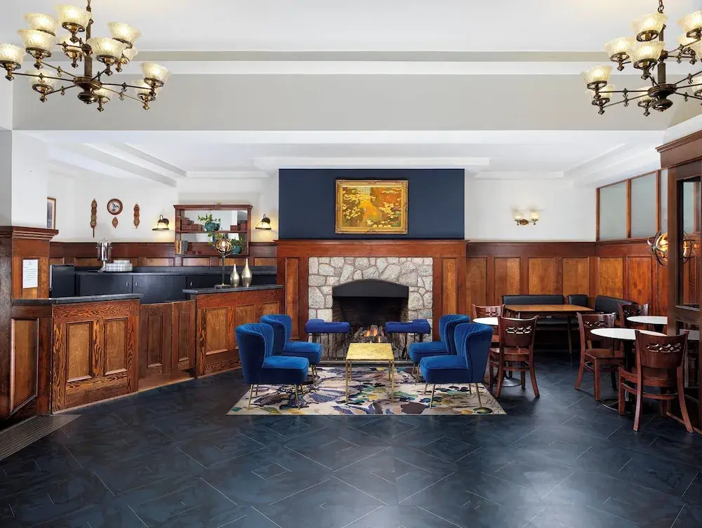 Photo - Huntingdon Hotel and Suites