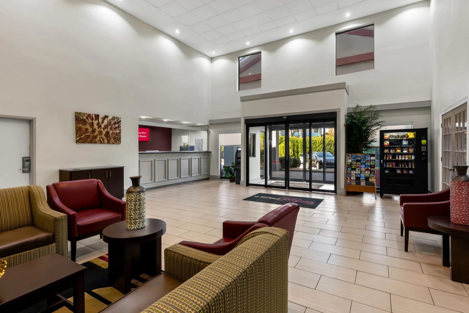 Photo - Red Roof PLUS+ & Suites Atlanta Airport South