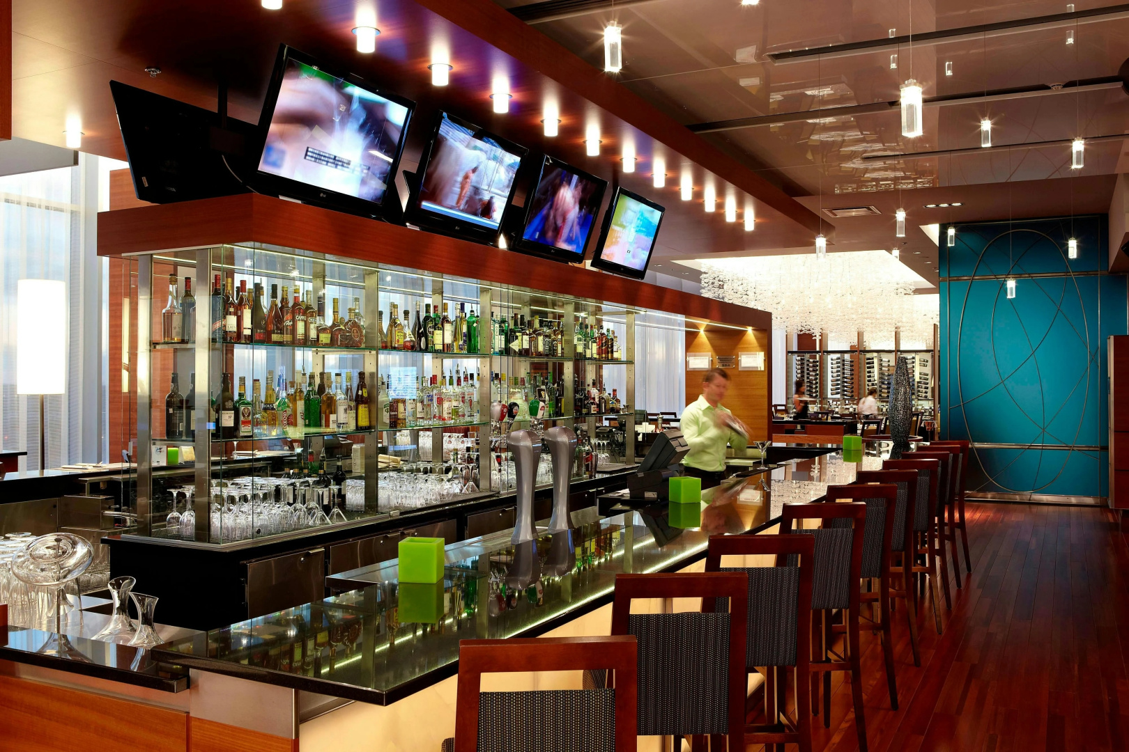Photo - Marriott Montreal Airport In-Terminal Hotel