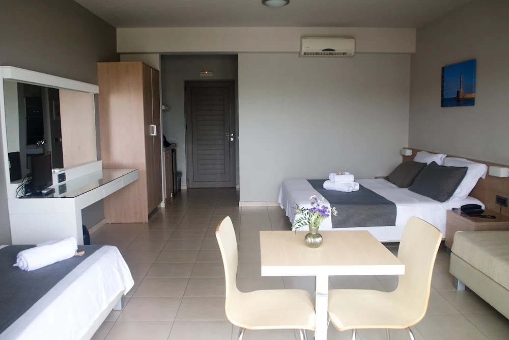 Photo - Nautilus Bay Hotel