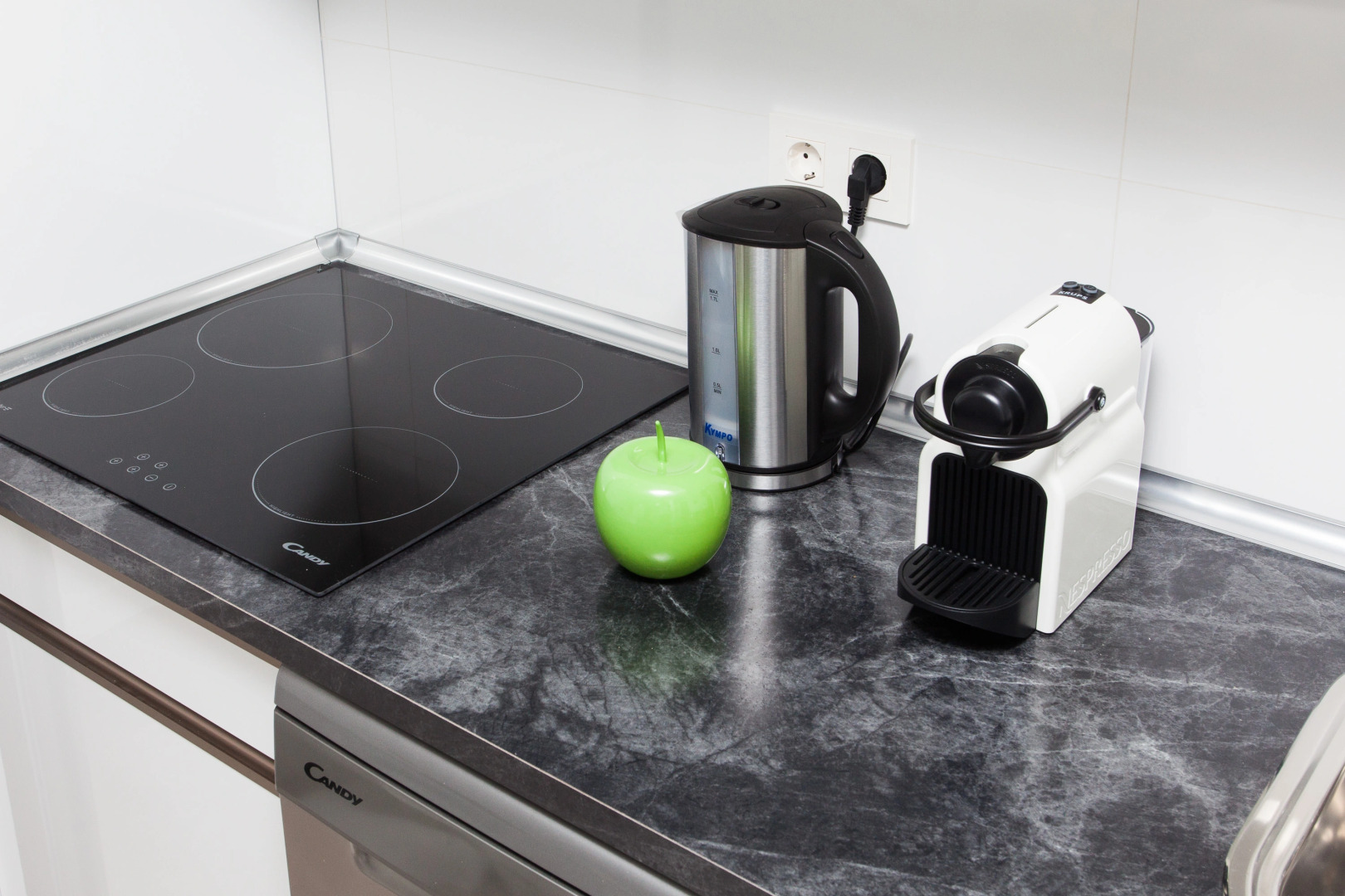 Photo - Bristol Sunset Beach - Holiday Apartments