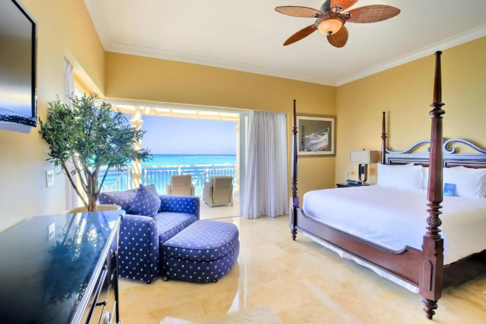 Photo - Windsong on the Reef