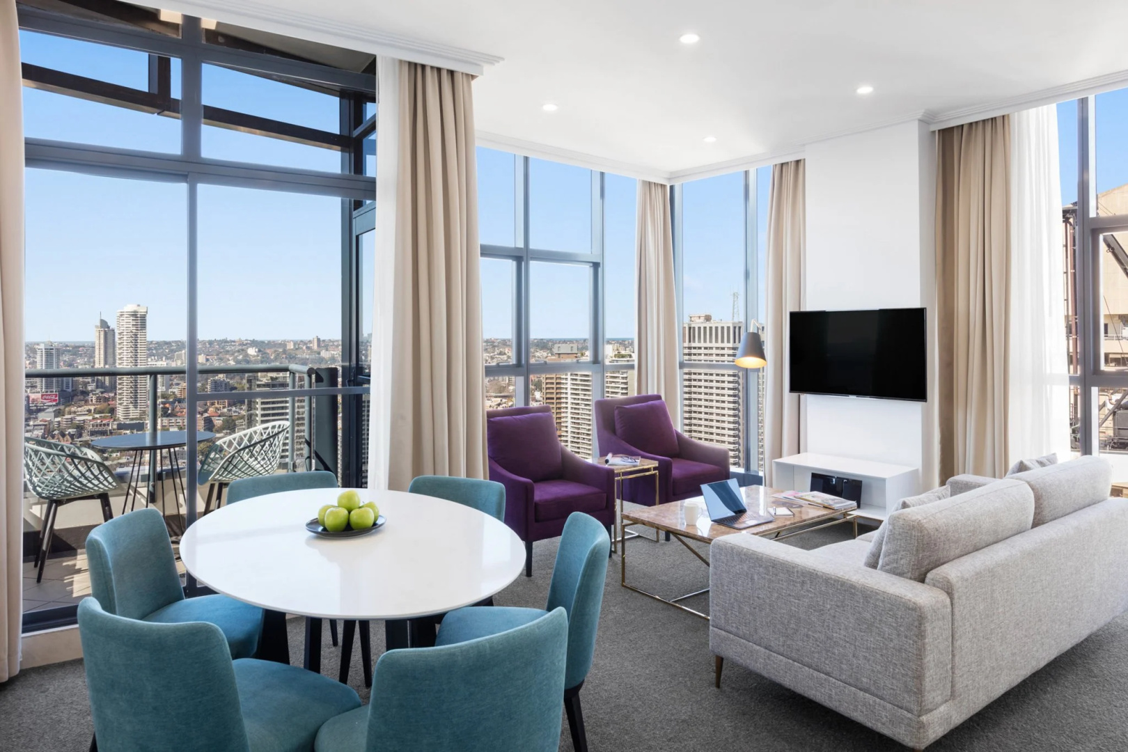 Photo - Meriton Suites Pitt Street, Sydney