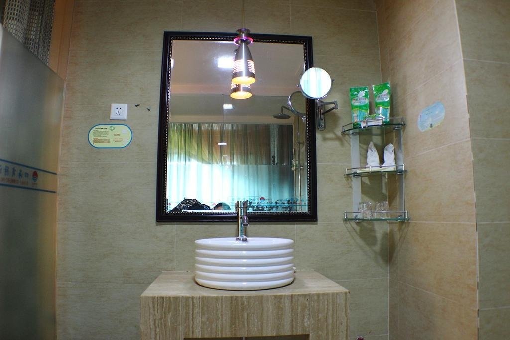 Lavande Hotels·Zhuhai Gongbei Port Fuhuali
