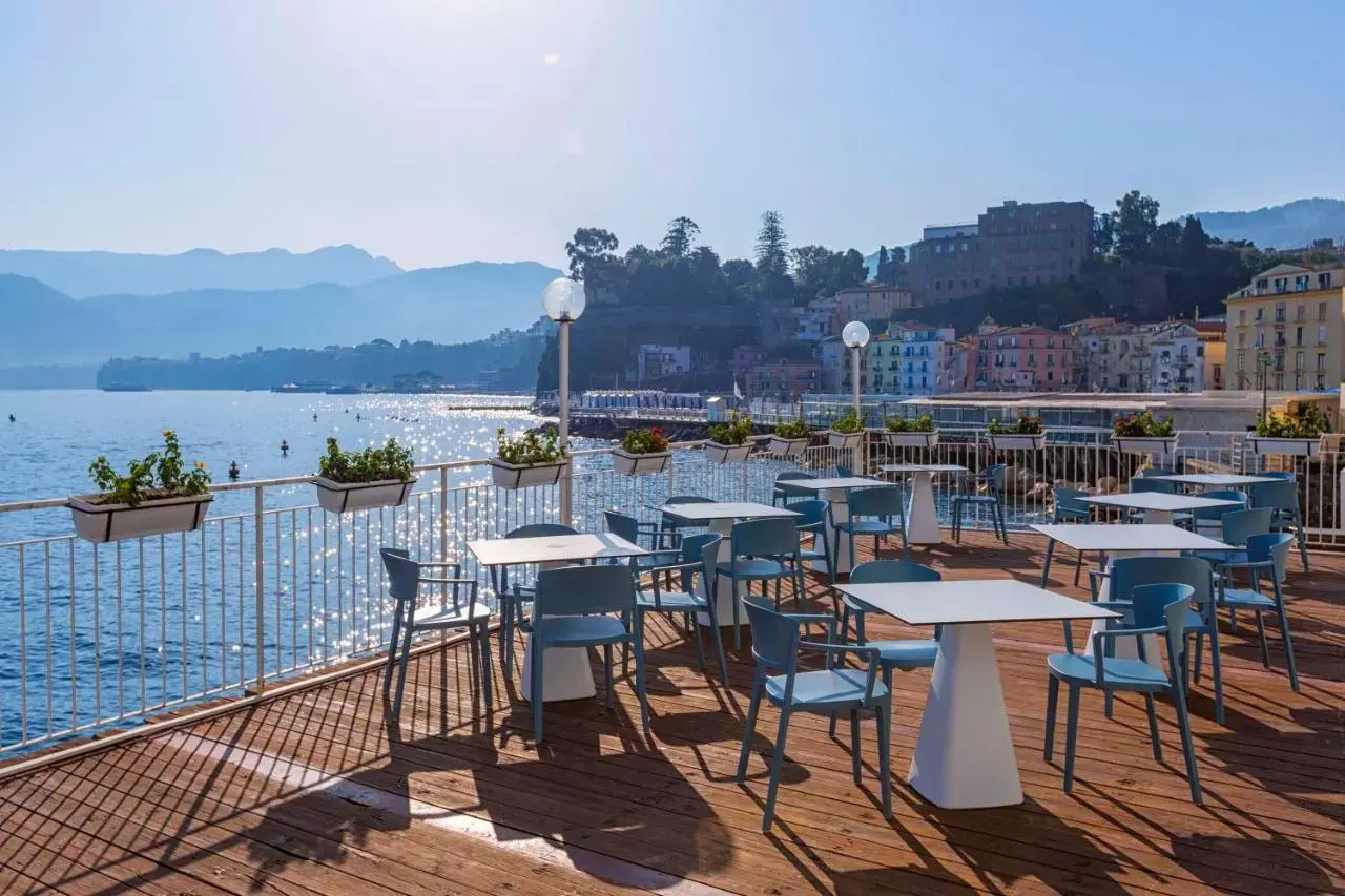 Photo - Admiral Hotel