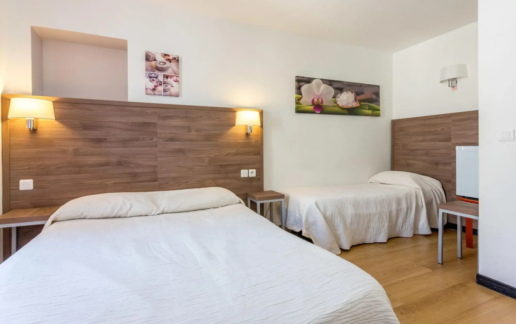 Photo - Victory Hotel Galou