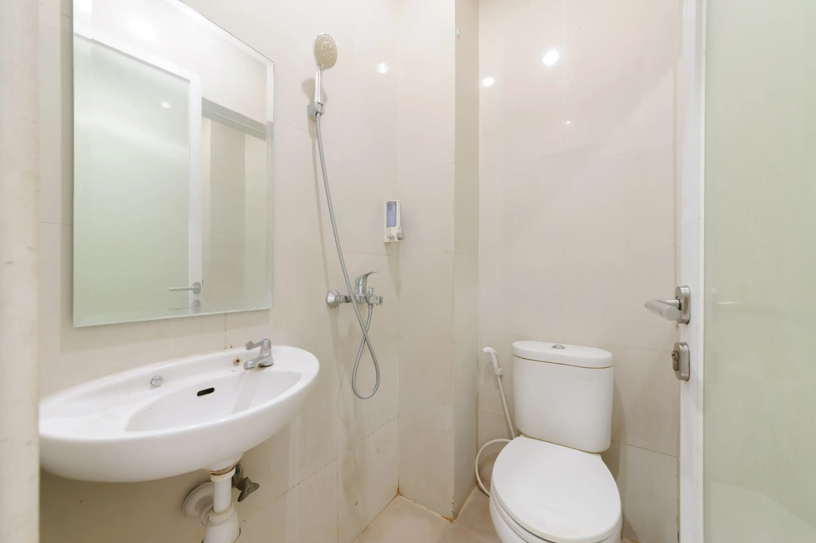 Photo - RedDoorz Plus near Grand Indonesia Jakarta