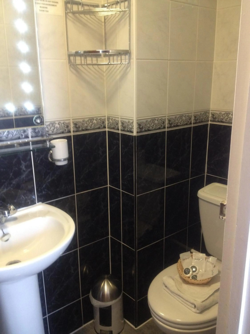 Photo - Avon Hotel
