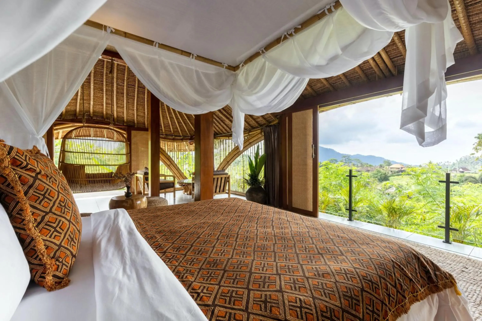 Foto - Samanvaya - Adults Only