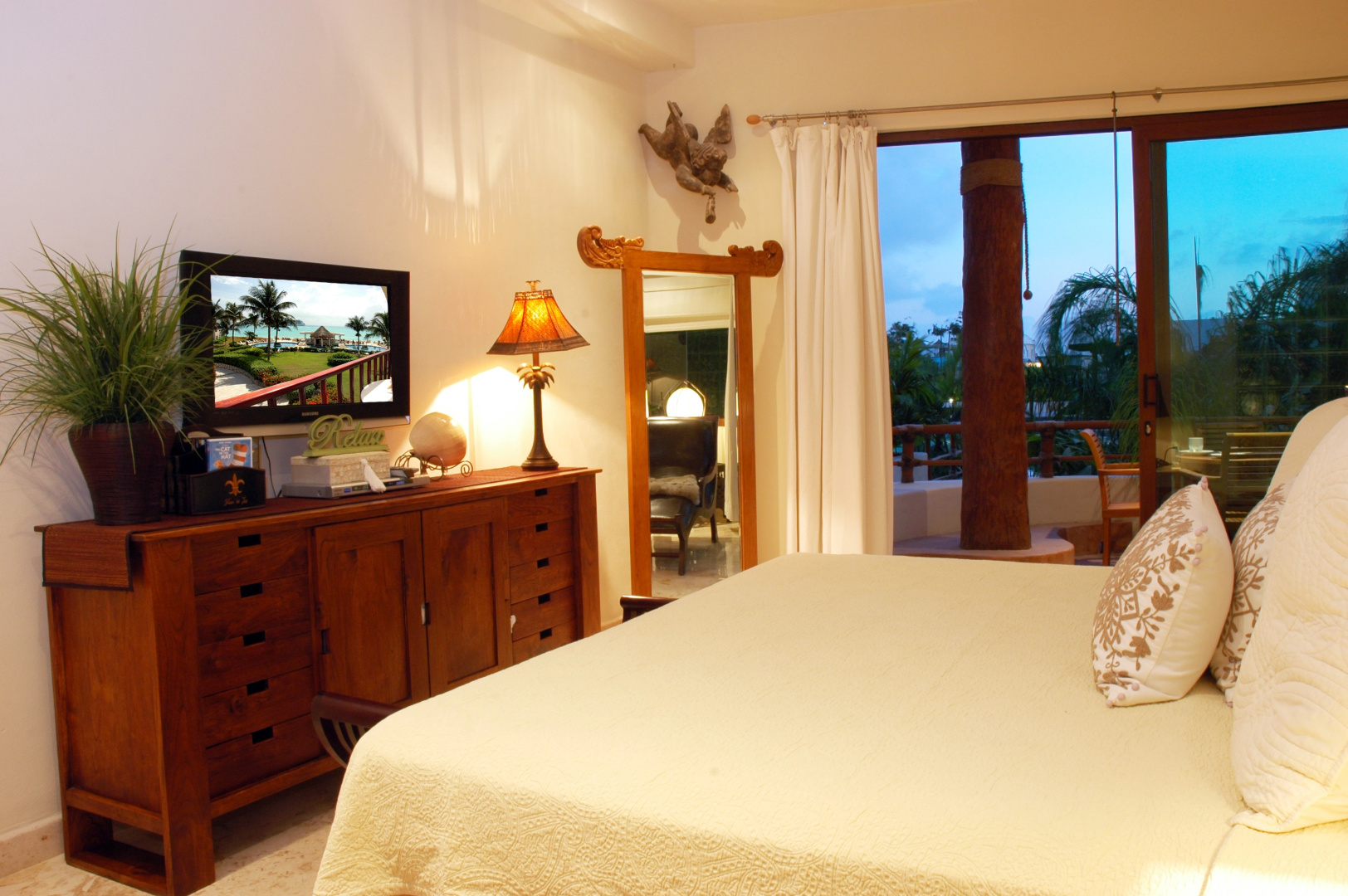 Photo - Porto Playa Condo Hotel & Beachclub