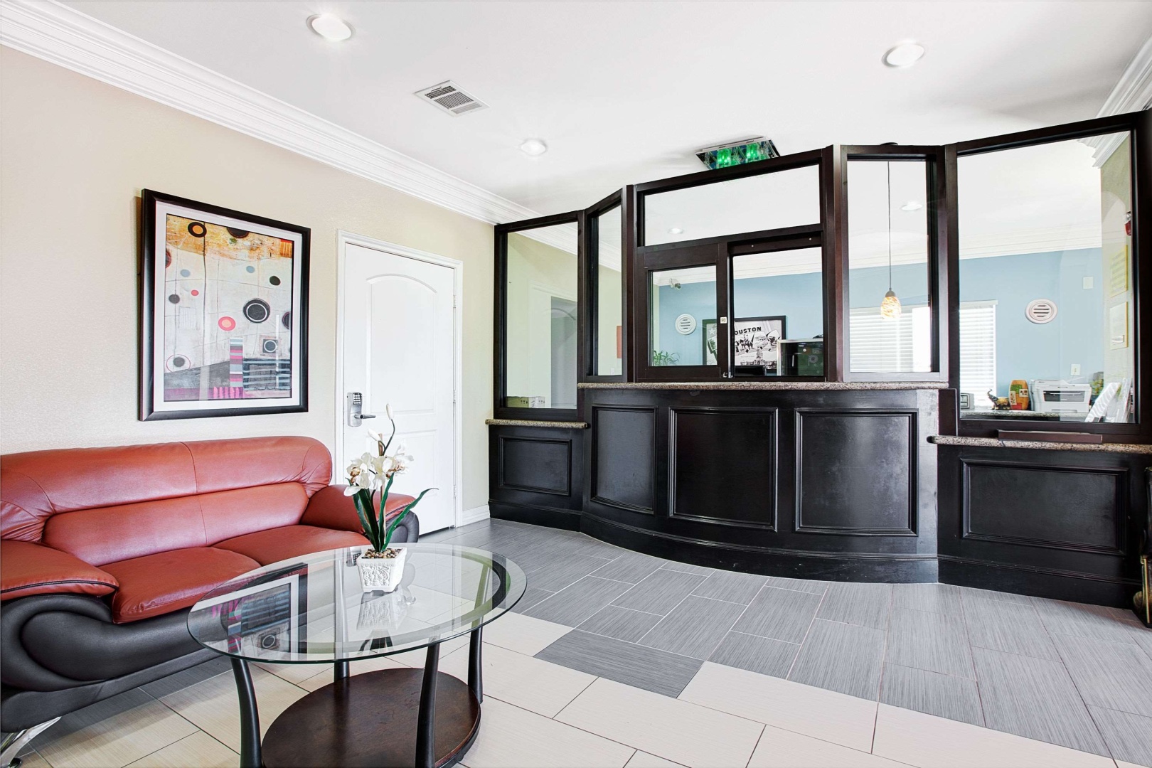 Photo - Super 8 by Wyndham Houston North I-45