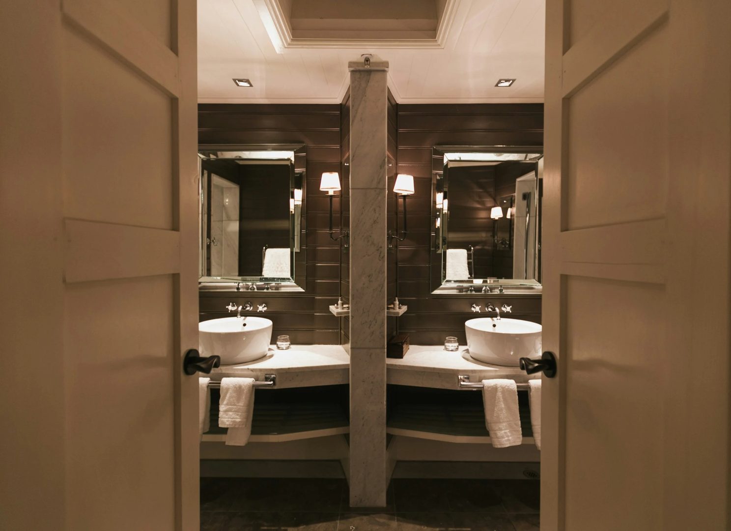Photo - Eichardt's Private Hotel