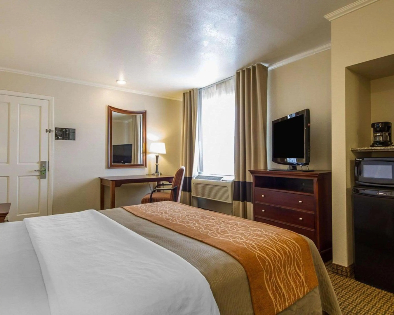 Photo - Blu Pacific Hotel