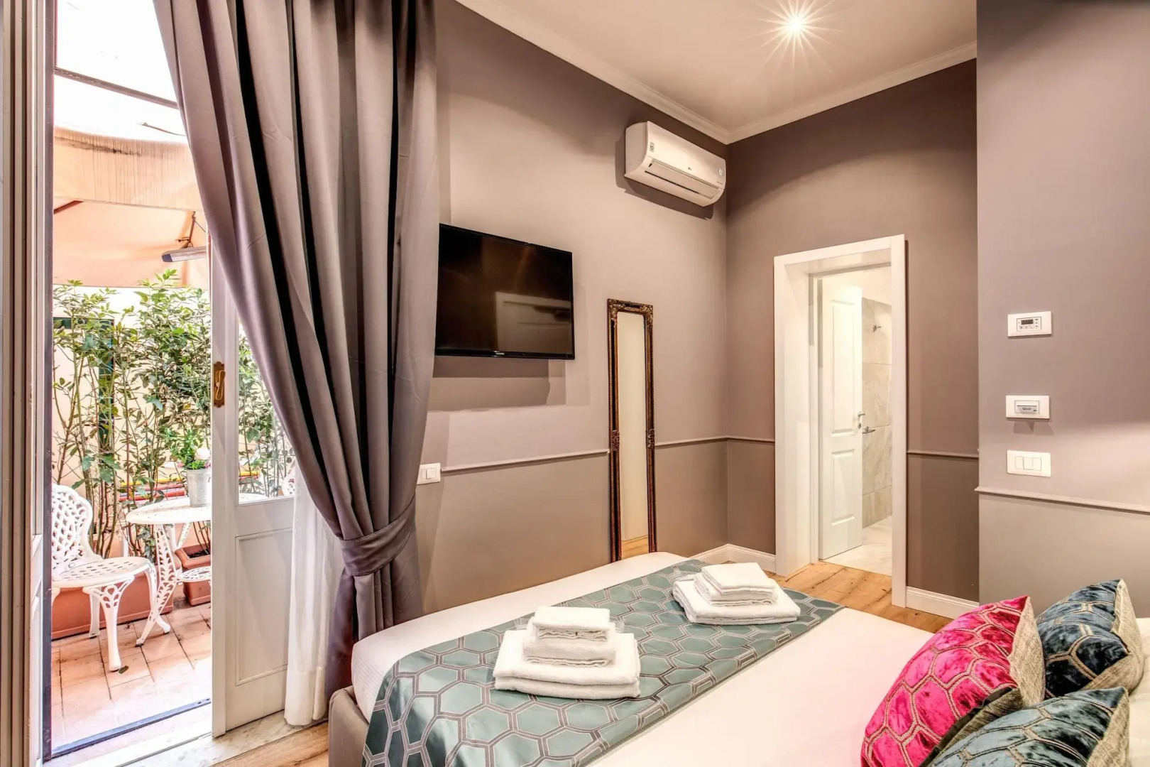 Foto - Tree Charme Parliament Boutique Hotel