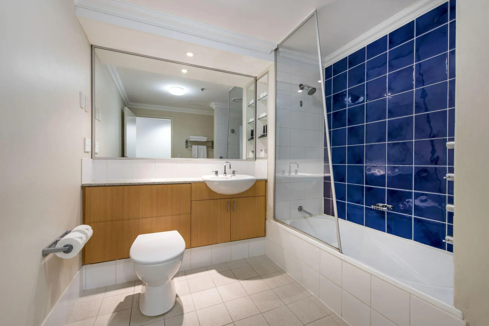 Photo - Oaks Perth Hotel