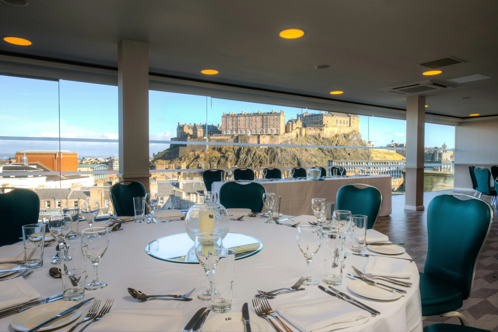 Photo - DoubleTree by Hilton Edinburgh City Centre