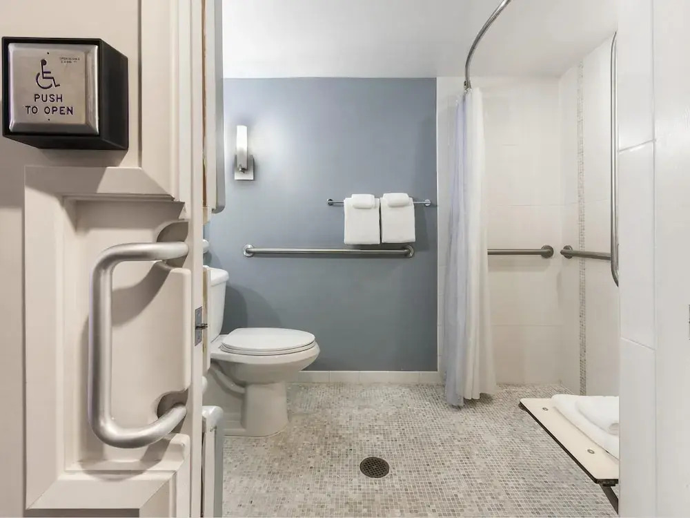 Photo - Ala Moana Honolulu by Mantra