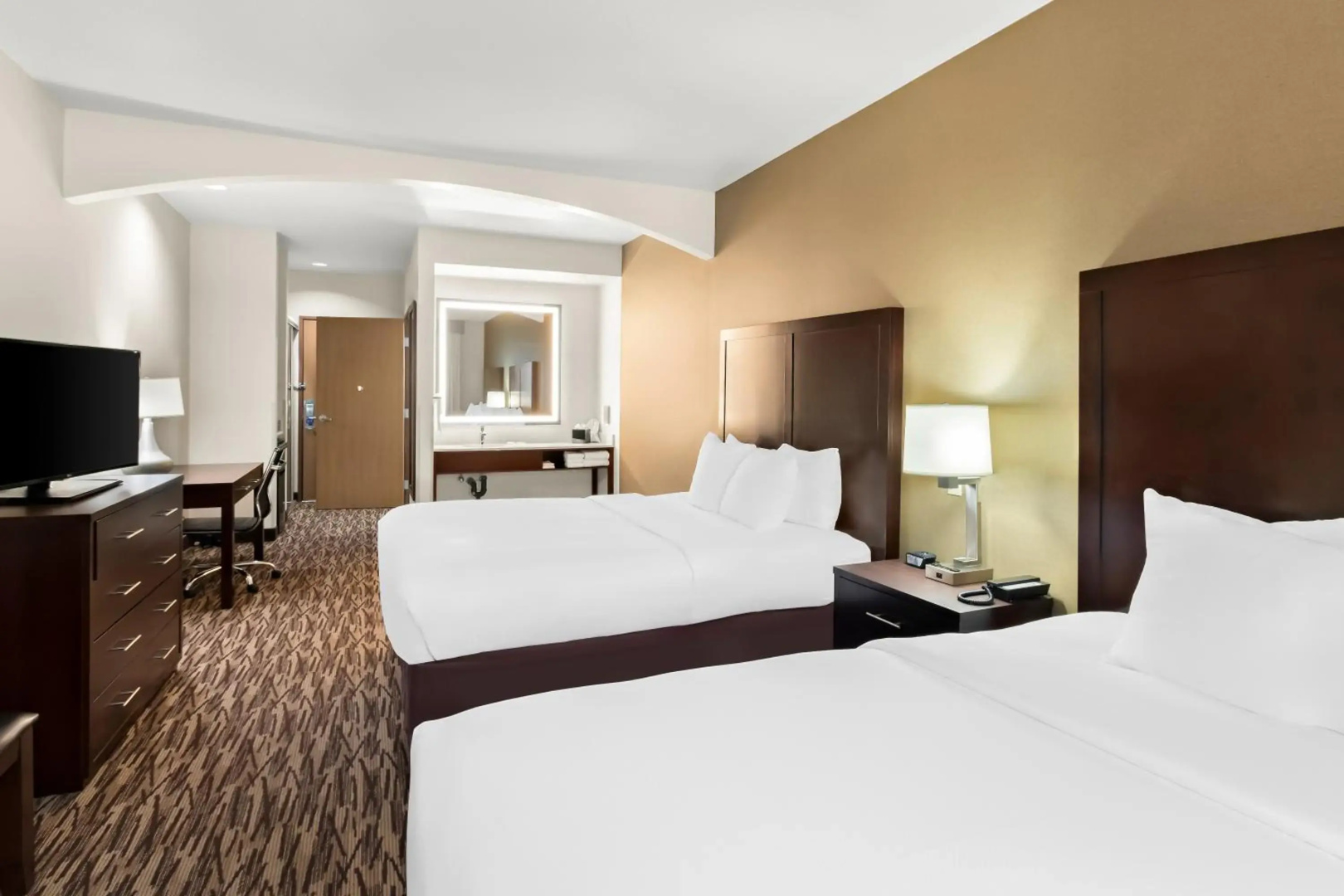 Photo - Comfort Suites Portland Airport