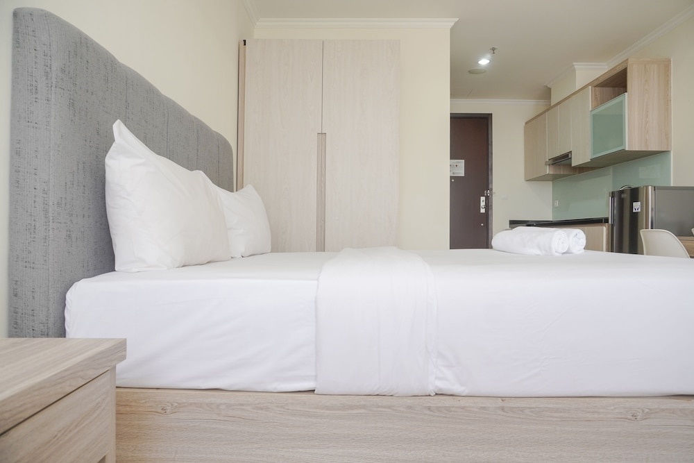 Strategic And Comfy Studio Menteng Park Apartment