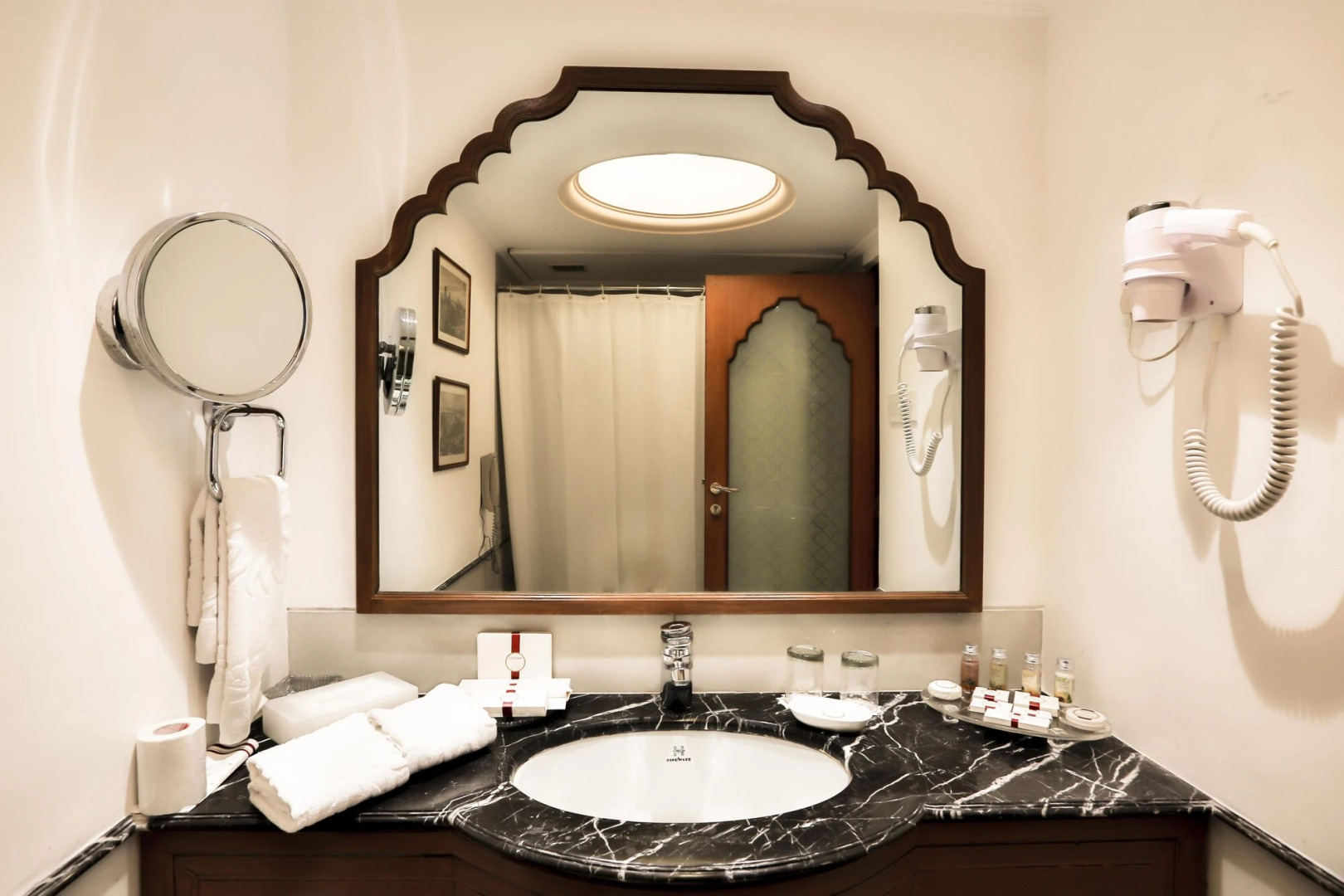 Photo - Sun-n-Sand Mumbai Juhu Beach