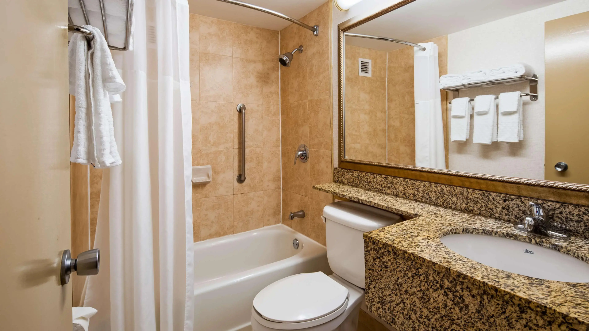 Photo - Best Western Plus North Miami-Bal Harbour