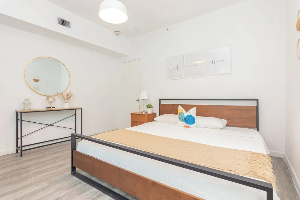 Photo - West Deco