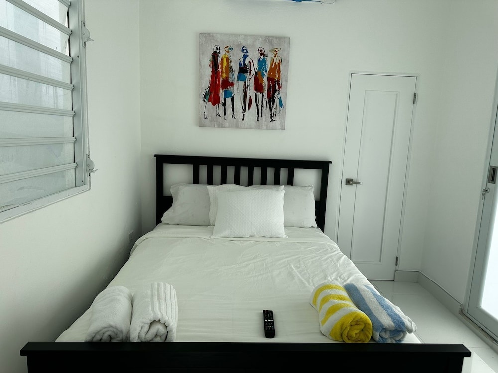 Gorgeous 1-Bedroom Beachside Suite