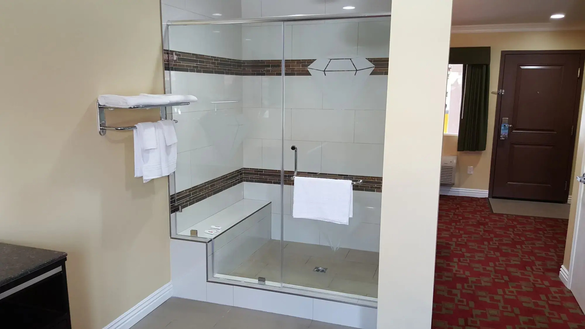 Photo - Travelodge Inn & Suites by Wyndham Bell Los Angeles Area