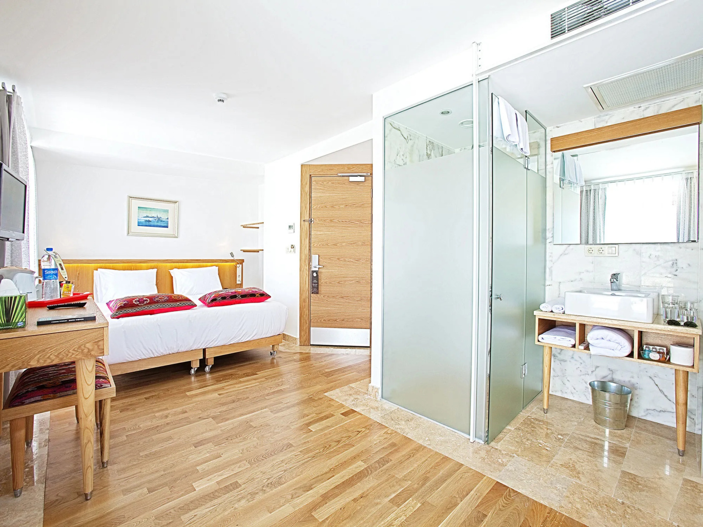 Photo - Neda Hotel