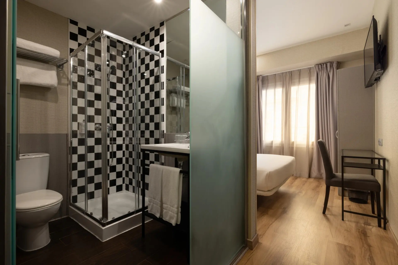 Photo - Hotel Avenida Gran Via