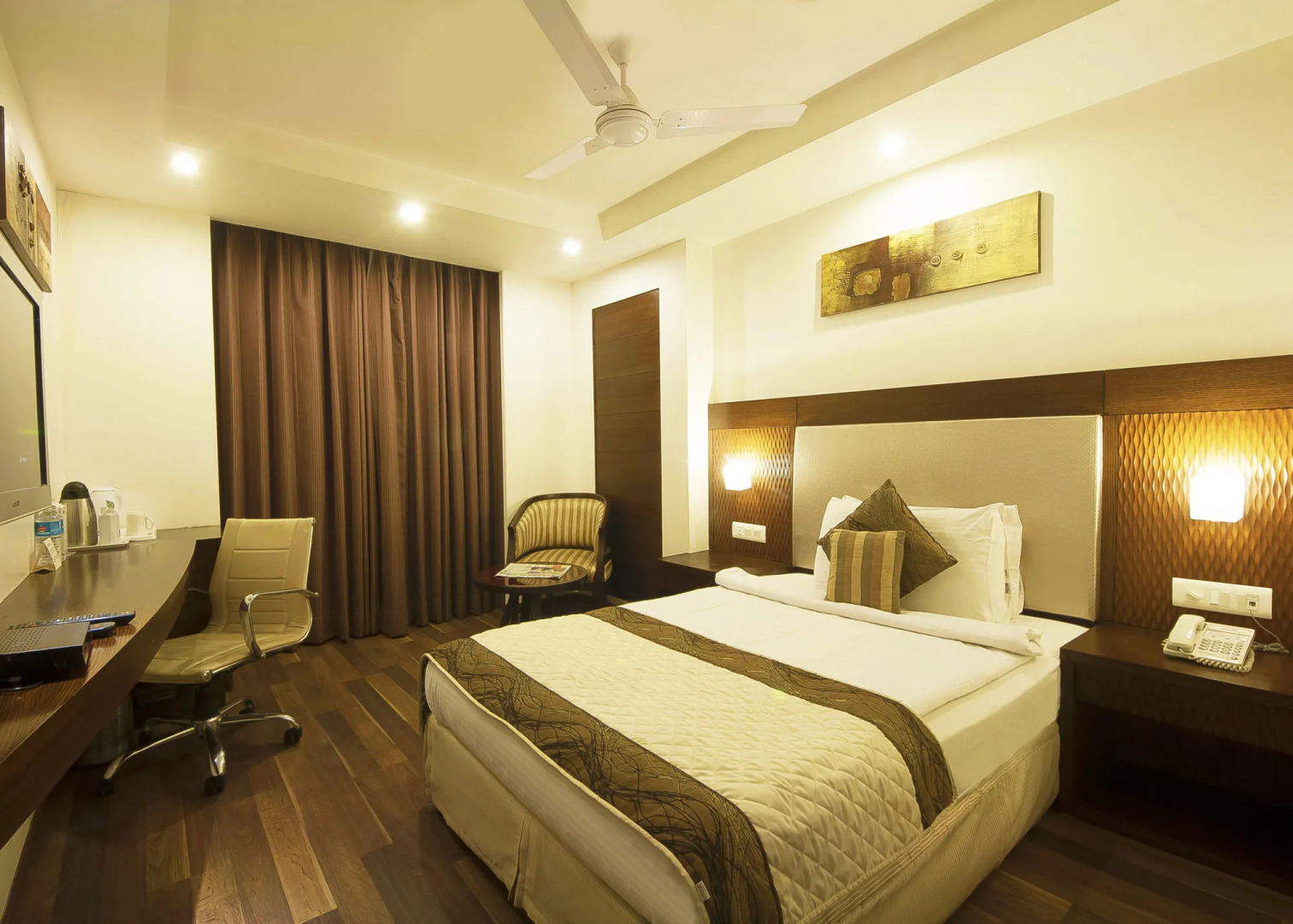 Photo - Hotel Le Roi Near New Delhi Railway Station