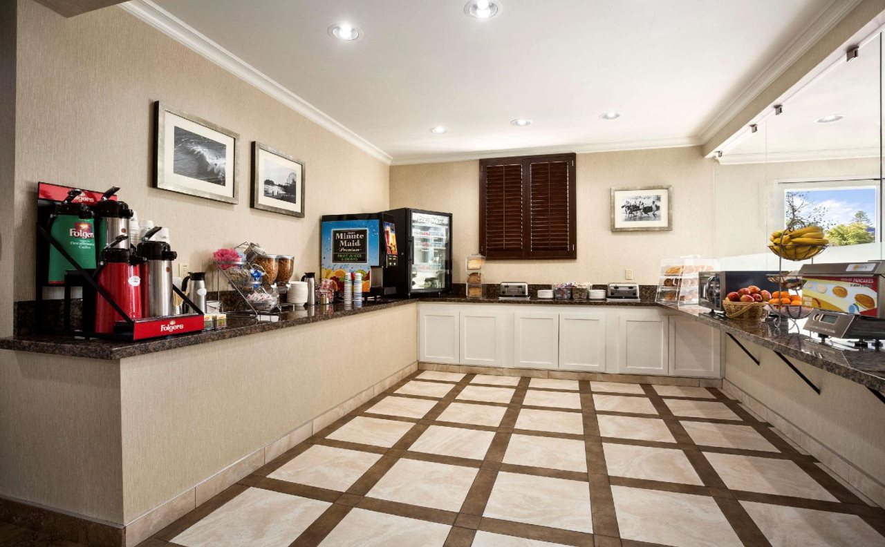 Photo - SureStay Hotel by Best Western Santa Monica