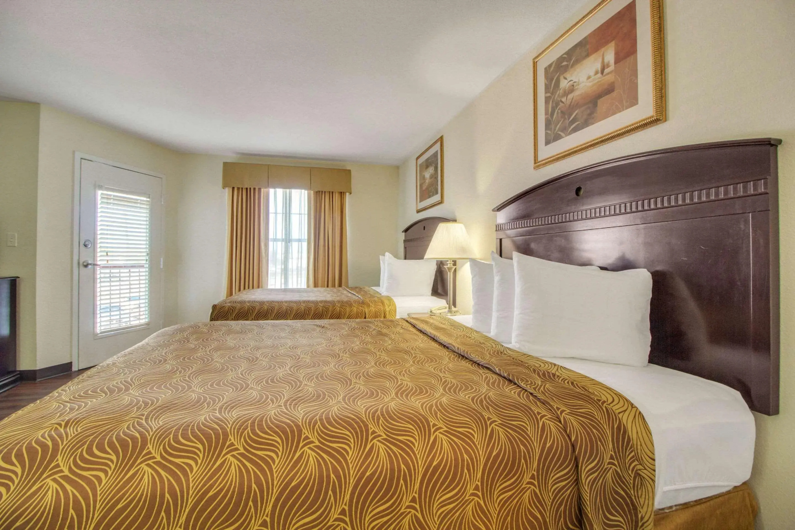 Photo - MainStay Suites Texas Medical Center/Reliant Park