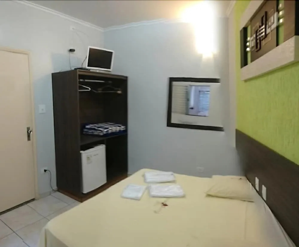 Photo - Center Plaza Hotel