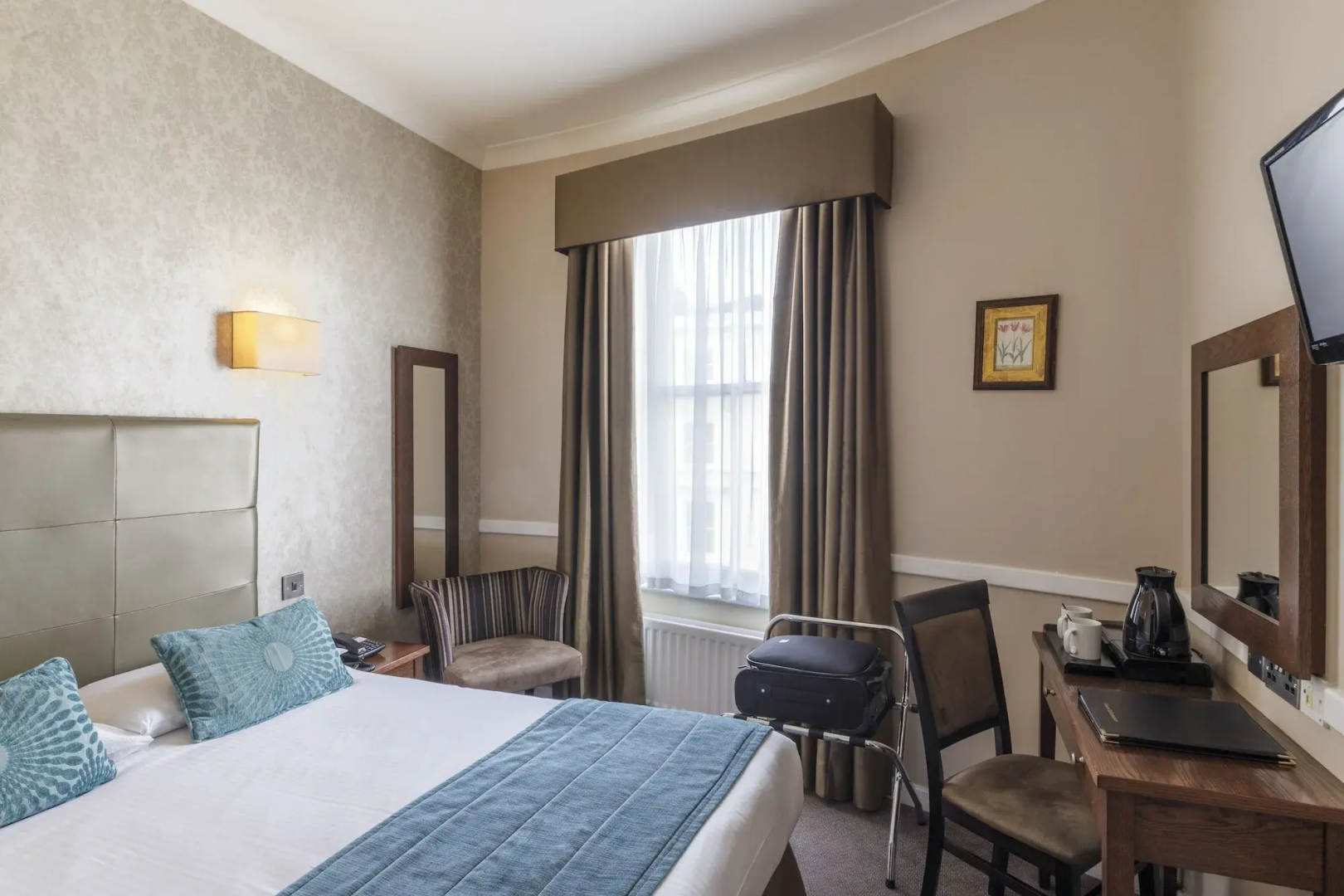 Photo - Princes Square Hotel