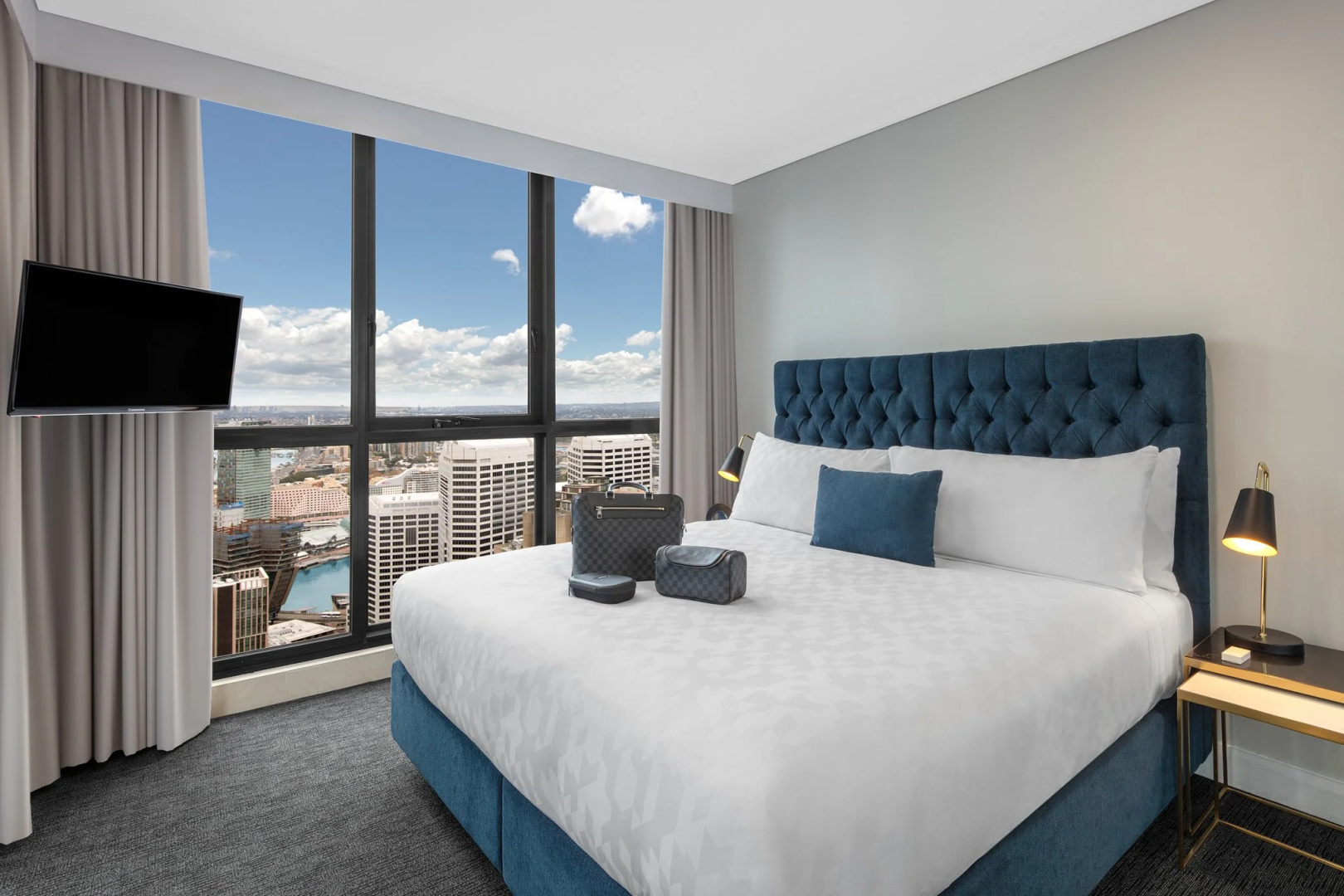 Photo - Meriton Suites Pitt Street, Sydney