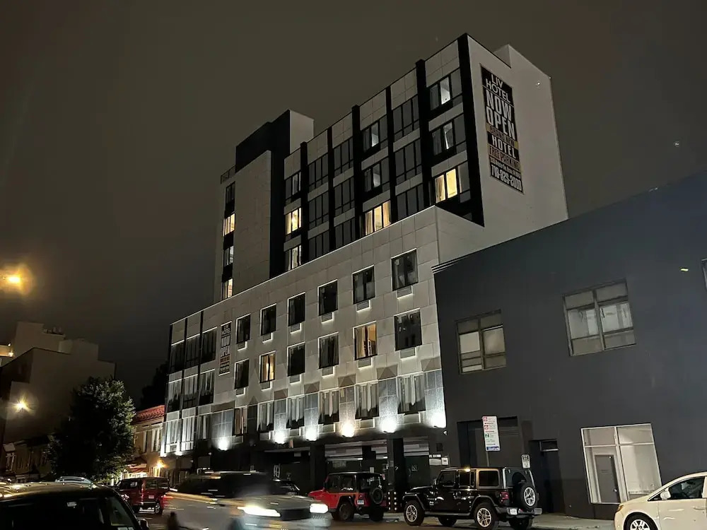 Foto - LIV Hotel Bronx GRAND OPENING