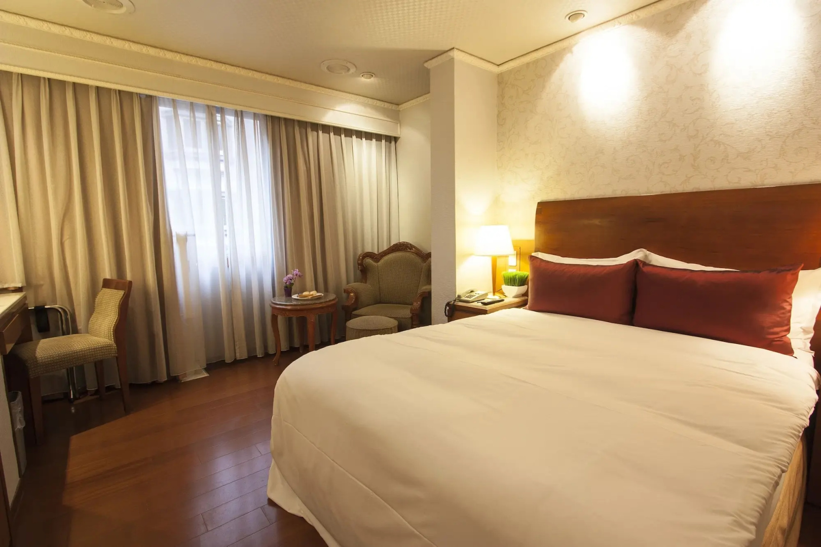 Photo - Erin Hotel