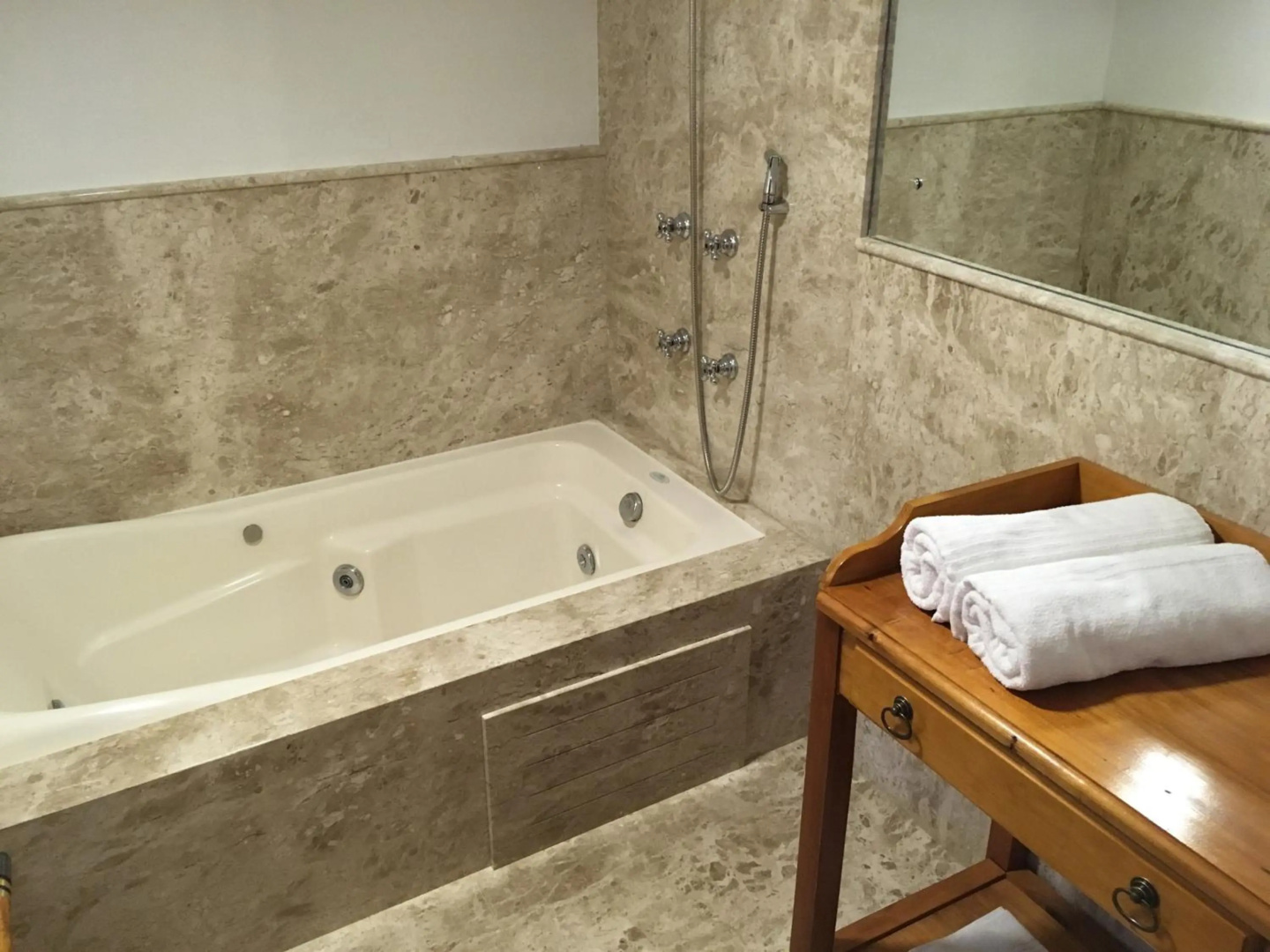 Photo - Farina Park Hotel