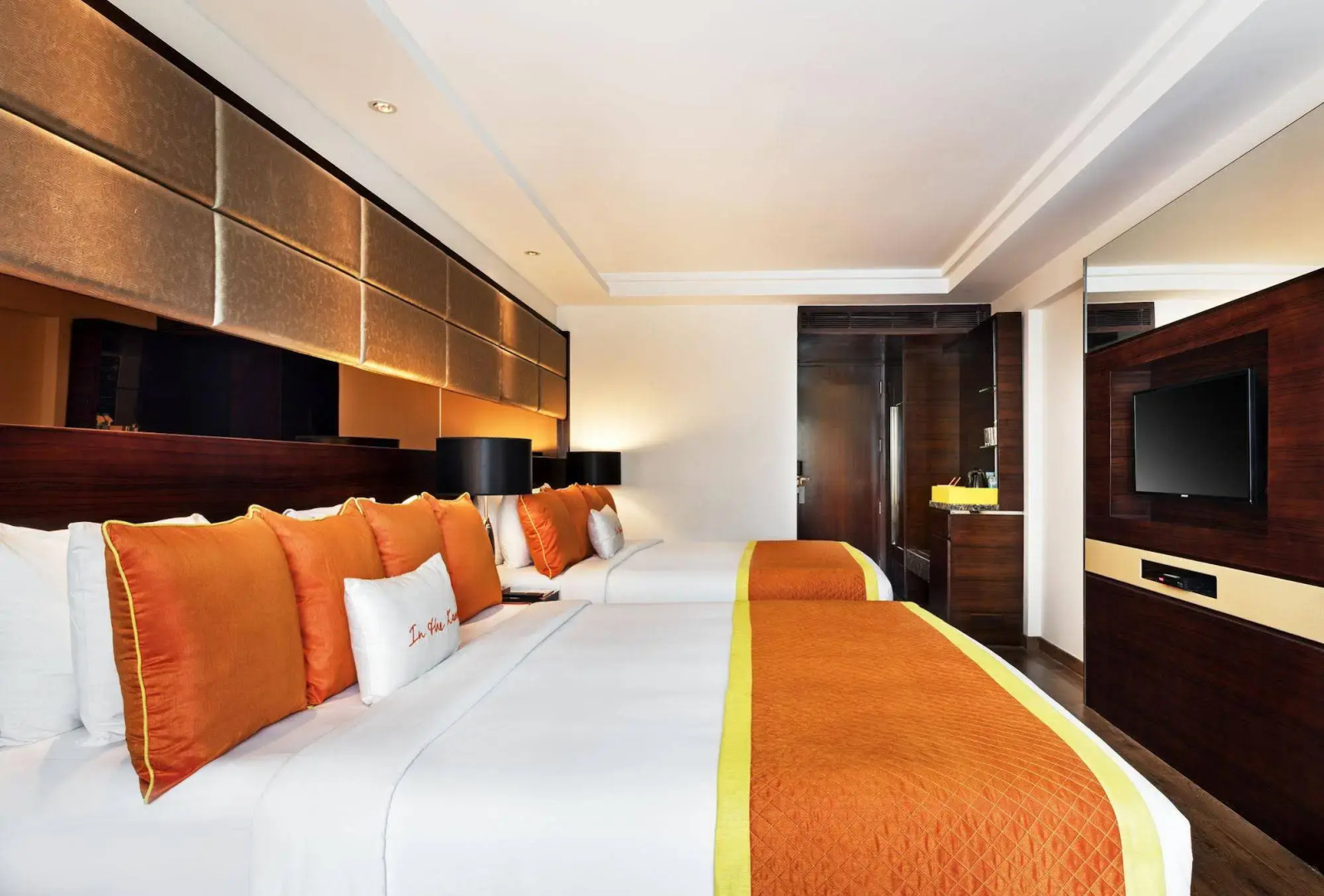 Foto - Zone By The Park , Bani Park Jaipur