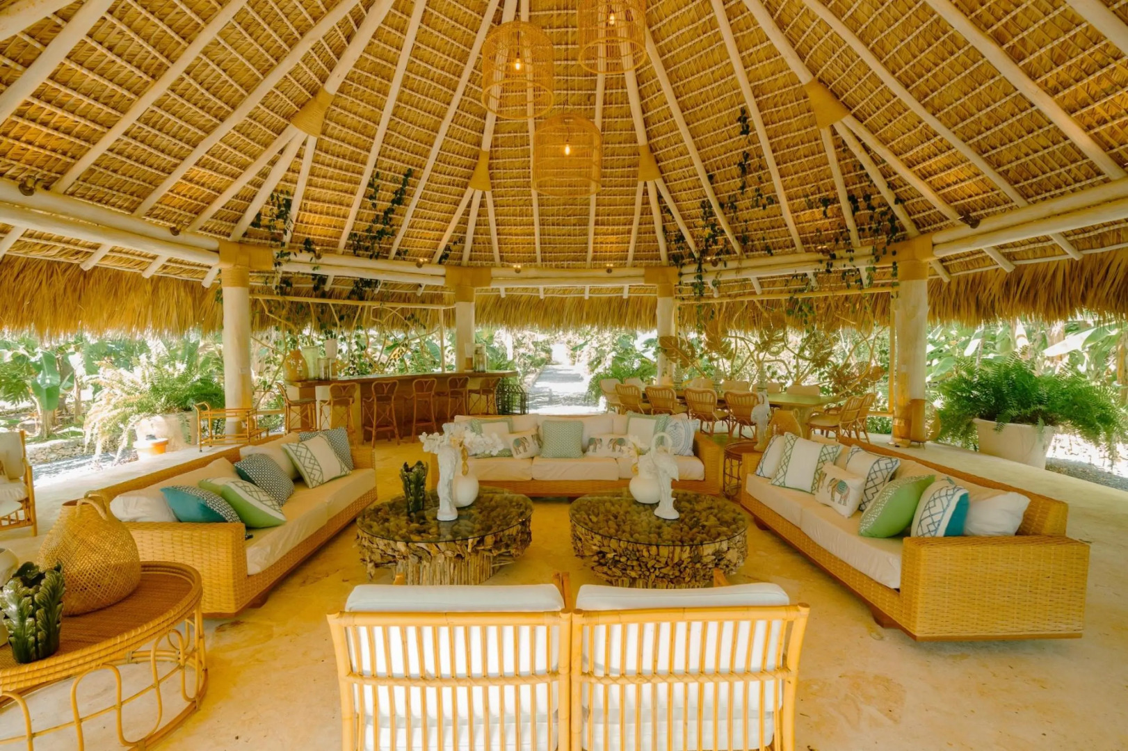 Foto - One-of-a-kind villa with open spaces and amazing views in luxury beach resort