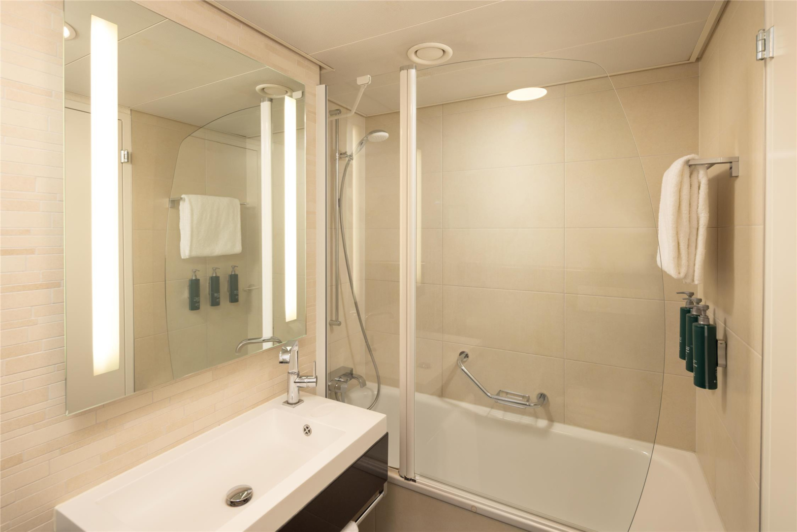 Photo - Hilton Zurich Airport