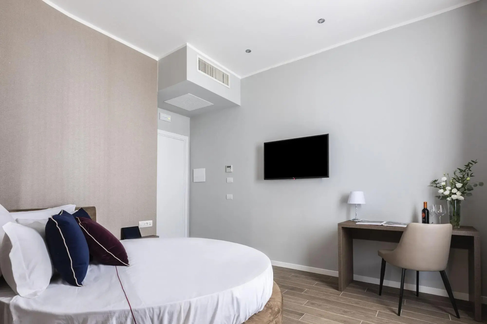 Photo - Giubbonari Suites