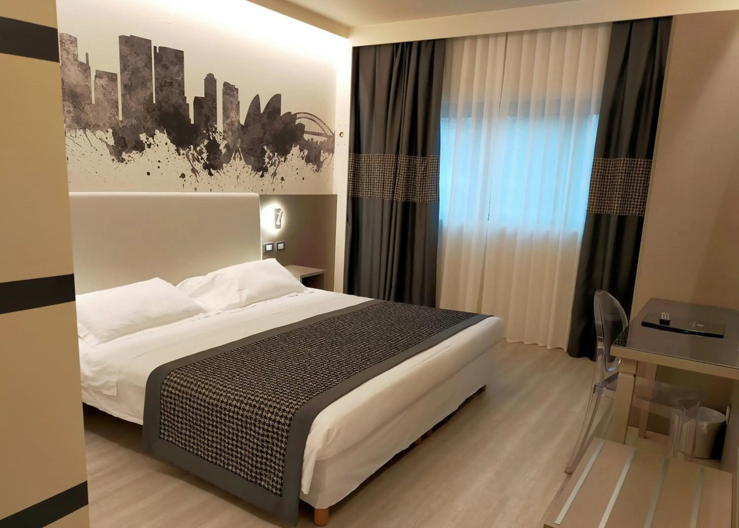 Photo - The Sydney Hotel