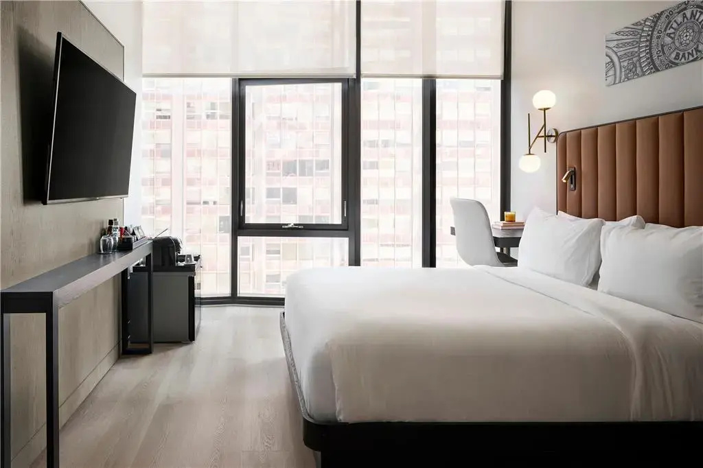 Photo - Arlo Chicago