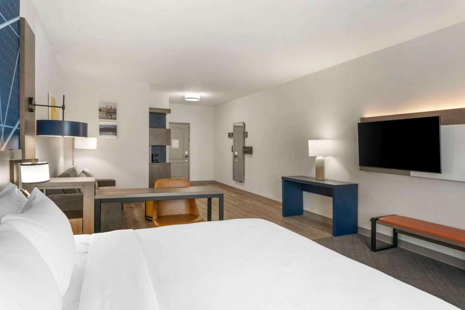 Photo - Comfort Suites Elgin Northwest