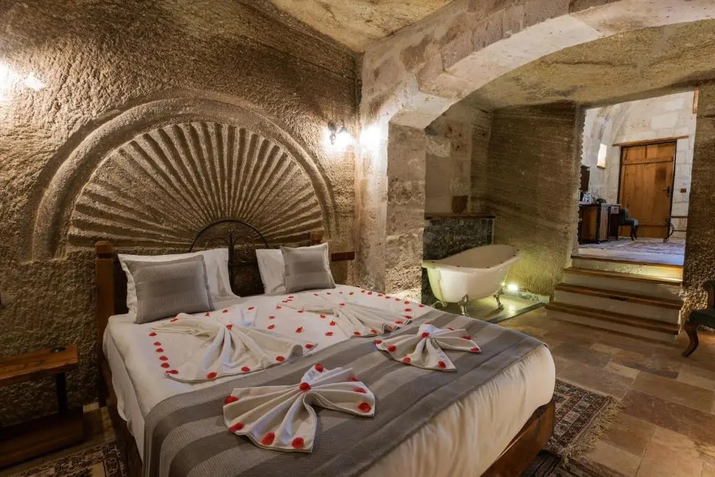 Photo - Sarnich Cave Suites
